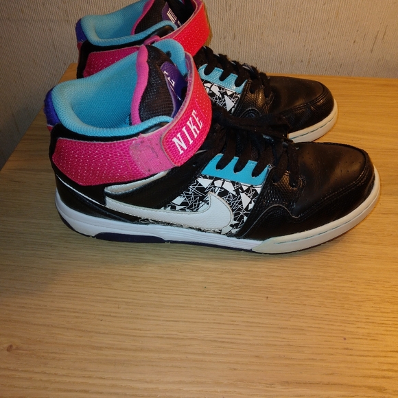 Nike Air Mogen 2 Mid multicolored sz9.5 like new! Open to any REASONABLE offer! - Picture 2 of 6